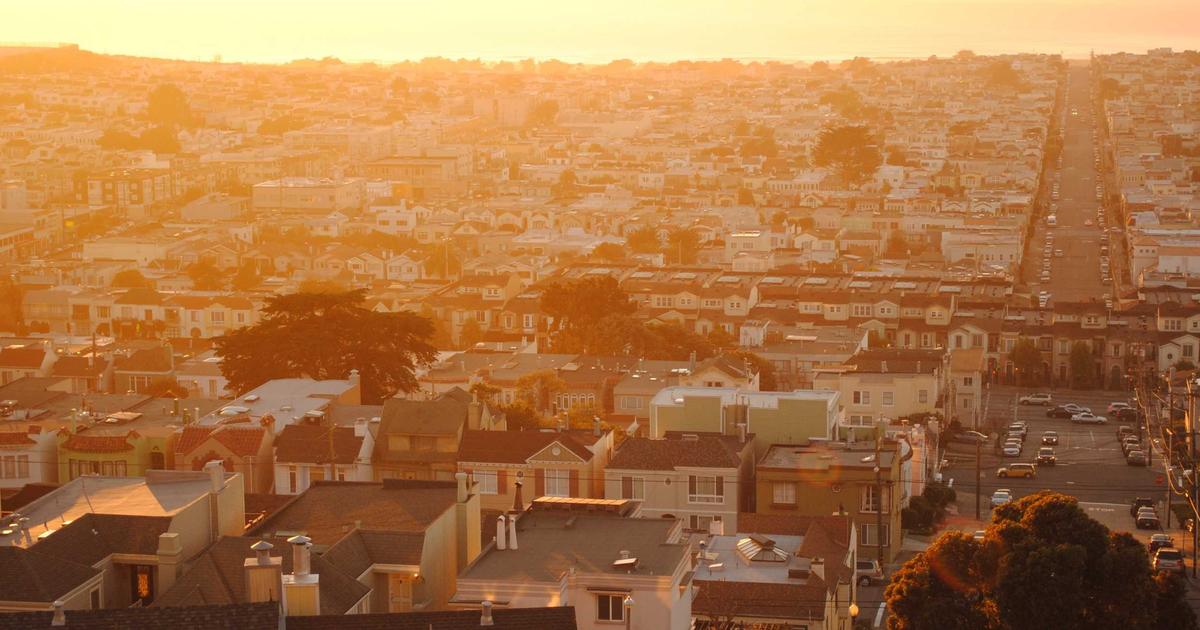 Alinea Review: Featured image showing fine dining restaurant experience