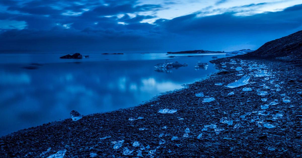 Luxe Foundation Reviews: Featured image showing makeup and cosmetics product